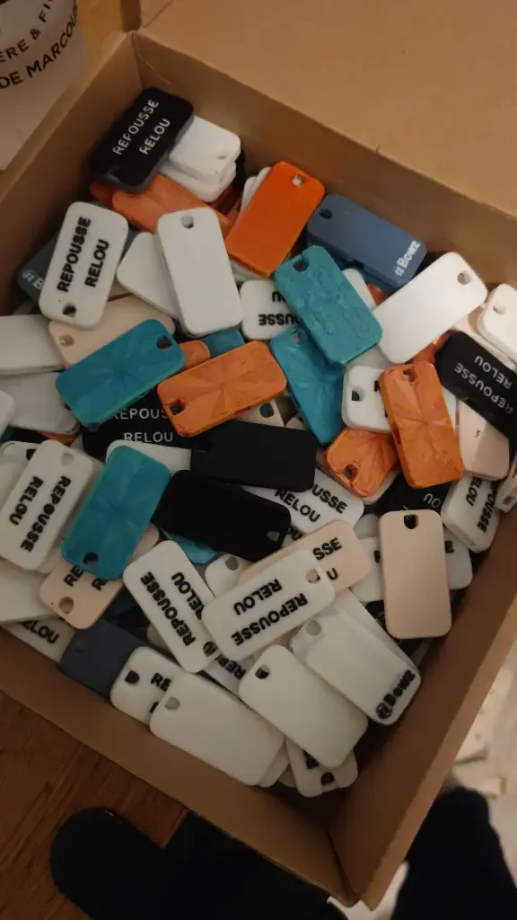 200 sifflets de base